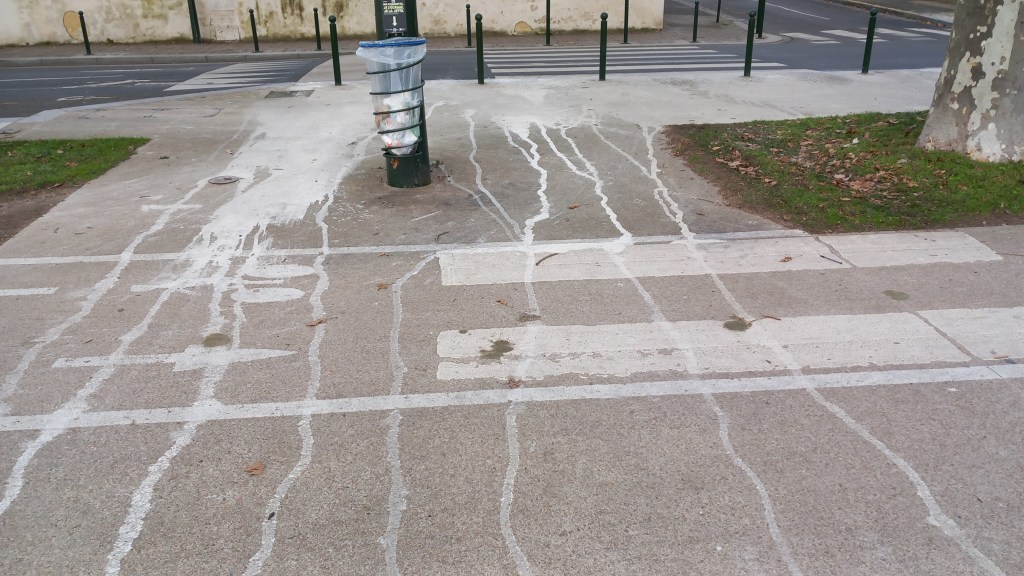 Du difficile partage de l&rsquo;espace public ou la Zone Innovante de la route de Sandillon, ç’en dit long (sur le&nbsp;sujet).