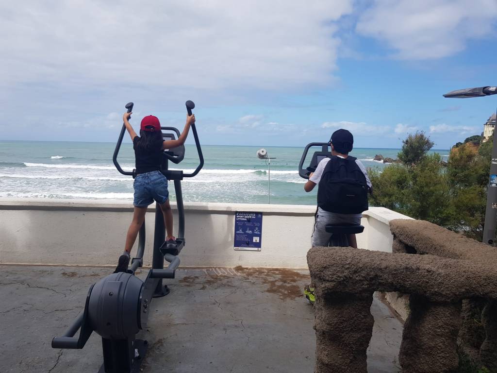 Des bienfaits de l’élevage en plein air et du droit de jouer dans la rue